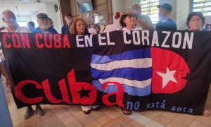 «Tenemos que continuar apoyando a Cuba para que continúe siendo el ejemplo, la fortaleza que es a nivel internacional», afirmó la puertorriqueña Herminia Cruz. foto de la autora