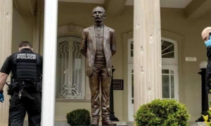 En 2020, la Embajada de Cuba en Estados Unidos fue blanco de un ataque terrorista. foto: CNN