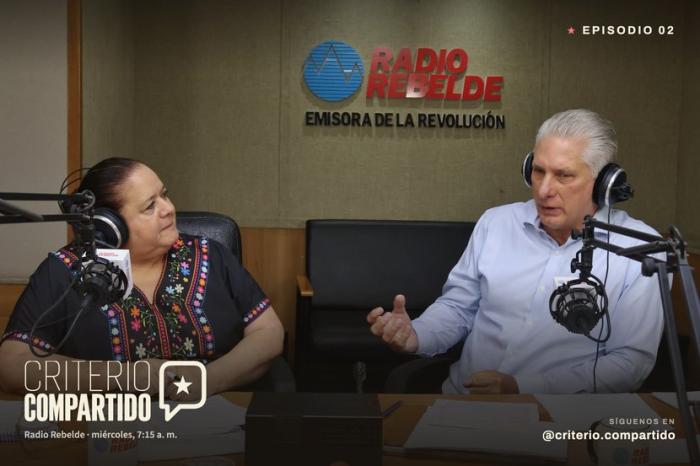 Presidencia Cuba 	
Durante varios meses un grupo de compañeros de Radio Rebelde, liderados por Zenaida, fueron moldeando la idea de un programa que debía garantizar, por encima de todo, la participación popular. 