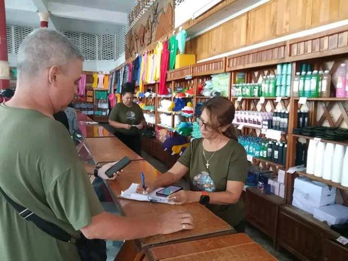  Comercio en Granma 