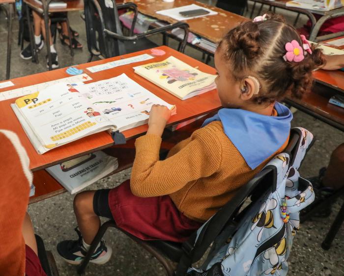 Reportaje en la Escuela Especial para niños sordos e hipoacusicos Rene Vilches Rojas