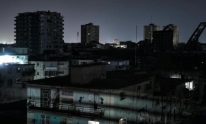 Se ha incorporado como herramienta de máxima presión la imposición de un cerco energético sobre Cuba que mantiene al país a oscuras. 