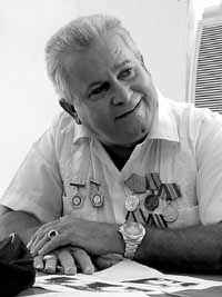 ayer.jpg (11552 bytes)