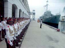 vi2-2.jpg (15450 bytes)