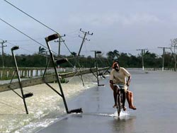 Pese a la violencia y extensa �rea batidas por el hurac�n s�lo murieon cinco personas. Toda la poblaci�n estuvo ampliamente informada sobre qu� hacer ante cada situaci�n.