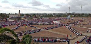 La simultnea gigante de 13 000 tableros en la Plaza Ernesto Che Guevara, de Santa Clara, puso fin a la II Olimpiada del Deporte Cubano, y rindi homenaje al Guerrillero Heroico.