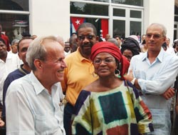 Ricardo Alarcn, presidente de la Asamblea Nacional del Poder Popular, junto a  Ms. Baleka Mbete, titular del Parlamento sudafricano. A los festejos tambin asisti el cuerpo diplomtico acreditado en Cuba.