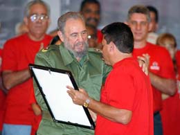 El primer secretario del partido en Matanzas, Vctor Gaute, recibi la condicin de provincia destacada. Foto: Ahmed Velazquez