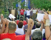 Como es tradicional, los reglanos recordaron a Lenin. Foto: JOS M CORREA 