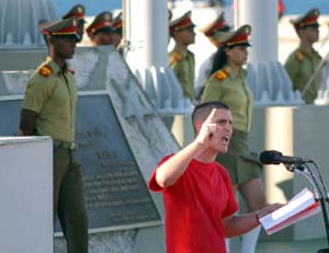 En nombre de la nueva generacin se dej escuchar la voz de Hassan Prez, segundo secretario de la Unin de Jvenes Comunistas. Foto: RICARDO LPEZ HEVIA
