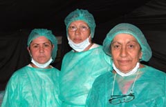 Las tres Mar�as de Dar-Bamd. De Izquierda a derecha: las licenciadas en Enfermer�a Mar�a Cabrera Ortega, Mar�a Ricardo Ram�rez y Mar�a Emilia Aguilera Moya.