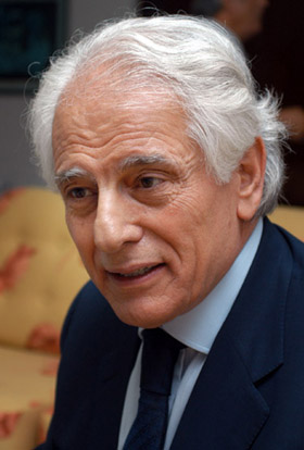 JORGE LUIS GONZ�LEZ 