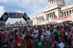 Corredores de todas las edades en procura del Ejercicio Fsico. Foto: RICARDO LPEZ HEVIA