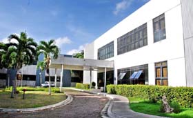 Fundado por el Comandante en Jefe el 7 de septiembre de 1987, el Centro de Inmunoensayo es un soporte tecnolgico de primer nivel para el sistema nacional de Salud.