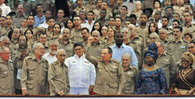 Ral presidi el acto en la Sala Universal de las FAR. Foto:Jorge Luis Gonzlez