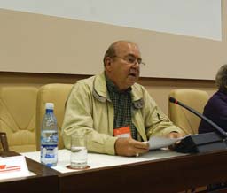 LA CARTA FUE LE�DA POR MIGUEL BARNET, PRESIDENTE DEL COMIT� ORGANIZADOR DEL CONGRESO. Foto: JUEVENAL BAL�N