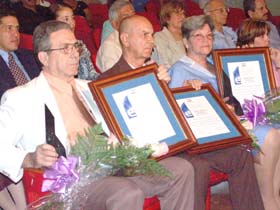 Miguel Figueras, Ra�l Llorens y Ana Mar�a Gonz�lez, de izquierda a derecha, fueron los merecedores del Premio Nacional de Econom�a 2007. 