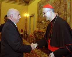 El Primer Vicepresidente cubano, Jos� Ram�n Machado Ventura fue recibido en la tarde de este mi�rcoles en el Vaticano por el cardenal Tarcisio Bertone.