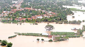 Despus de las lluvias, Guane aislado por las inundaciones. A Pinar lo azot primero el viento y ahora el agua