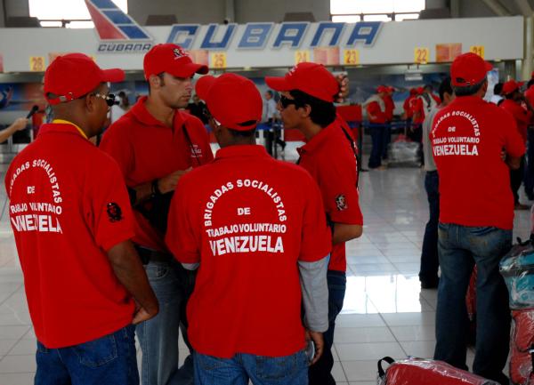 Internacionalistas venezolanos regresan a su patria. Foto: AIN