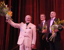 Vassiliev, Atanassoff y Plisetski honran a Alicia. Foto: YORDANKA ALMAGUER