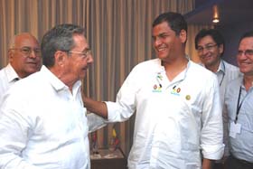 Ra�l tuvo un fraternal encuentro con el Presidente ecuatoriano Rafael Correa
