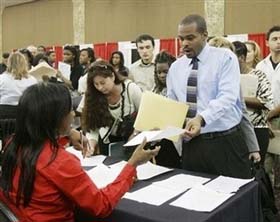 Las solicitudes de subsidios por desempleo siguen creciendo en EE.UU.