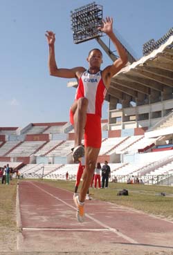 Tres medallas de oro sum Luis Felipe Gutirrez.