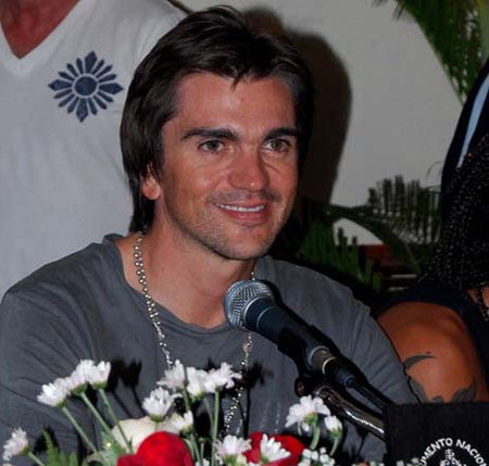 Juanes en conferencia de prensa en el Hotel Nacional de Cuba. Foto: La Jiribilla.