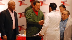 El presidente Ch�vez durante el acto central por los siete a�os del programa de salud Barrio Adentro. Foto: Yordanka Almaguer, enviada especial