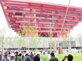 La corona oriental: pabelln nacional de China. Foto del autor