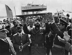 El 2 de enero de 1974, en los Astilleros de Casablanca, en la �ltima traves�a del Granma. Foto: Pedro Beruvides