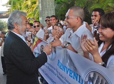 ACTUALMENTE SE ENCUENTRAN EN LA ISLA 202 ESTUDIANTES DE MEDICINA TIMORENSES, ALGUNOS DE LOS CUALES COMPARTIERON CON SU PRIMER MINISTRO. Foto: Otmaro Rodríguez