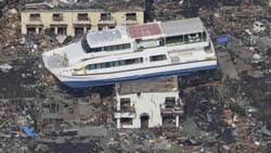 Las escenas en Japn son impresionantes. La fuerza del mar puso un Ferry encima de un edificio, mientras algunas ciudades muestran daos como los de esta foto