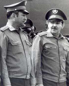 Junto a Ra�l en una de las actividades de las Fuerzas Armadas Revolucionarias.