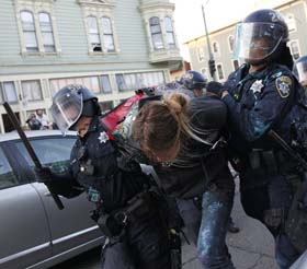 El desalojo de este viernes es el segundo en menos de una semana que provoca decenas de arrestados. Foto: Reuters