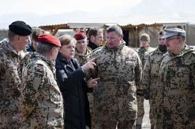 Merkel de visita en Afganist�n. Foto: Getty Images 