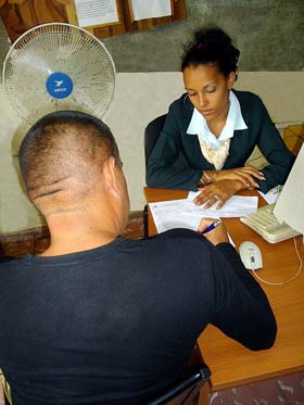 Cuando se crean todas las condiciones para ese trmite, nada justifica la morosidad o el incumplimiento. Foto del autor