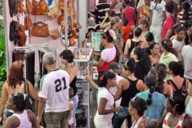 La afluencia de pblico se ha hecho notar en el Pabelln Cuba. Foto: Yander Zamora