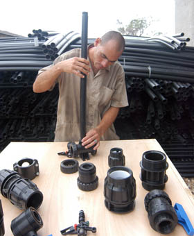 CICMA tiene a su cargo el integrar los componentes y responder por el montaje y la asistencia t�cnica. Foto: Ismael Batista