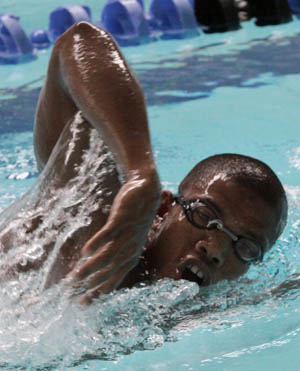 El nadador Lorenzo P�rez, plata en los 50 metros libres. Foto: Armando Hern�ndez