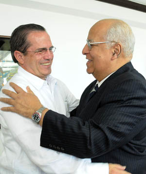 El canciller ecuatoriano, Ricardo Pati�o, y el vicepresidente del Consejo de Ministros, Ricardo Cabrisas. Foto: Jorge Luis Gonz�lez