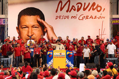 Maduro asisti� a la juramentaci�n de miles de integrantes de las Unidades de Batalla Hugo Ch�vez, encargadas de profundizar la labor electoral de cara a los comicios. Foto: Prensa Presidencial