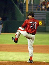 Cintra limit la ofensiva de Industriales las seis primeras entradas. Foto: Ricardo Lpez