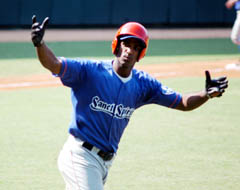 Monteagudo sepult a los Azules con su jonrn