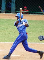 Rudy Reyes empat el juego con su tercer jonrn en la postemporada.