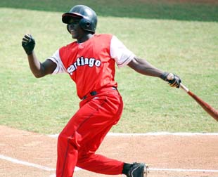 Ronnier Mustelier abri con jonrn y cerr con jit. Foto: RICARDO LPEZ