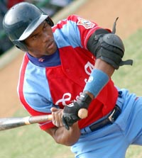 Fiss decidi� el primero con su cuadrangular de cuatro carreras. Foto: Ricardo L�pez Hevia.