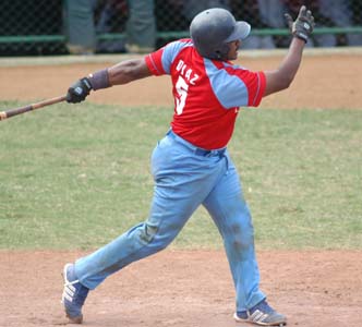 Lisdey D�az decidi� la barrida avile�a. Foto: Ricardo L�pez Hevia