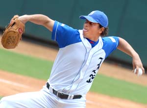 Maicel le dio un respiro al pitcheo Azul. Foto: Ricardo L�pez Hevia.